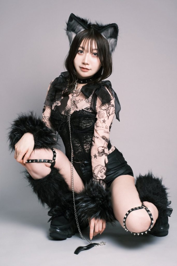 model: 真継ゆうさ