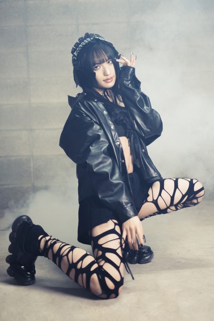 model: 存在だいすけ